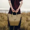 Cyme Tote Edition, strukturiert, rauchiges Oliv