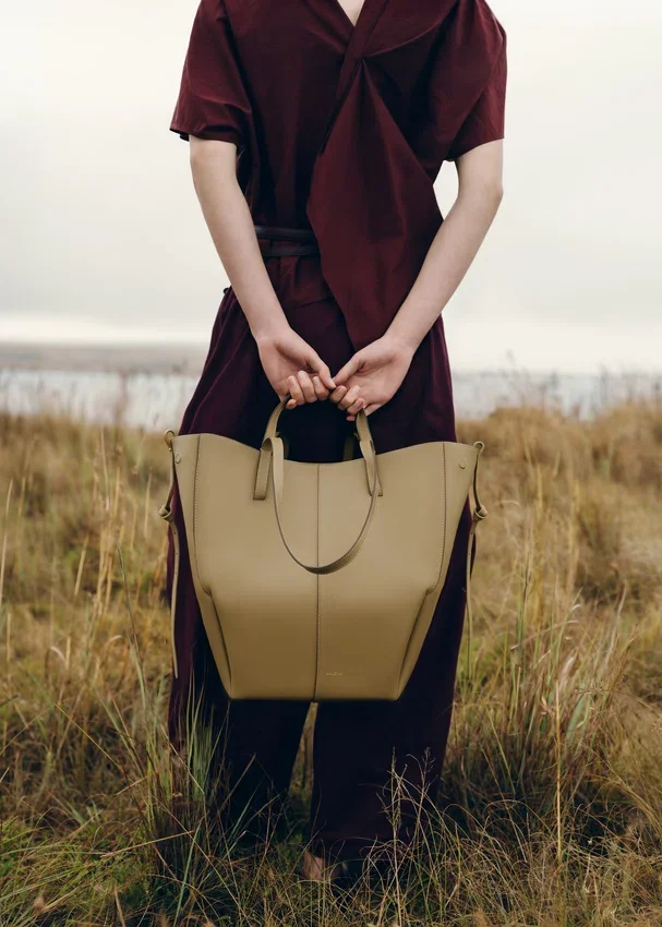 Cyme Tote Edition, strukturiert, rauchiges Oliv