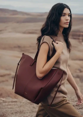 Cyme Tote Edition, strukturierte Schwarzkirsche