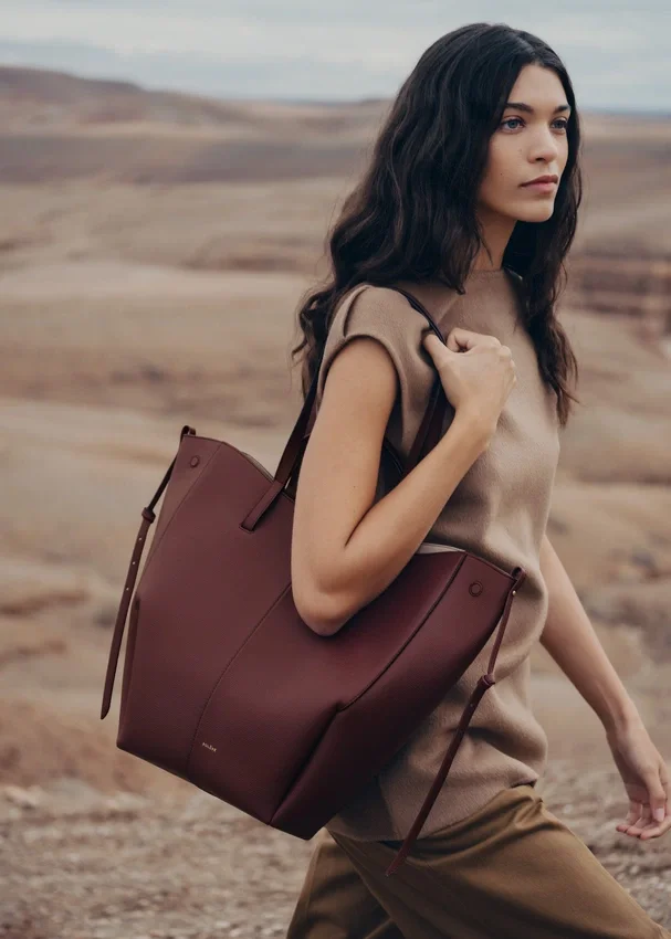 Cyme Tote Edition, strukturierte Schwarzkirsche