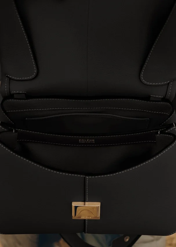 Mokki Edition Textured Black mit ecrufarbenen Nähten