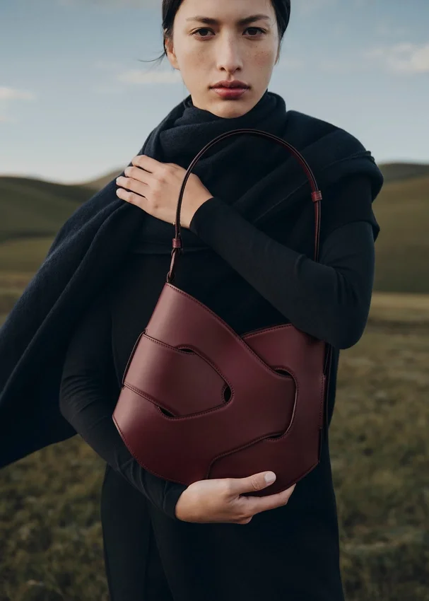 Nodde Hobo Edition, glatt, Black Cherry