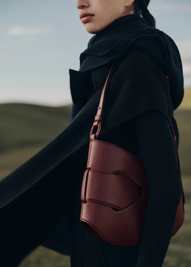 Nodde Hobo Edition, glatt, Black Cherry