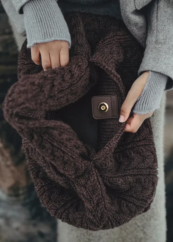 Numéro Neuf Large Edition Merino Ebony