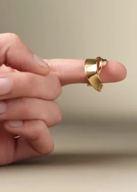 Éole-Ring mit gewellter Form, vergoldet