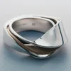 Ormé-Ring Edition Silber, rhodiniert, mit taupefarbenem Leder