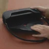 Osmo Edition Glattes Schwarz mit ecrufarbenen Nähten